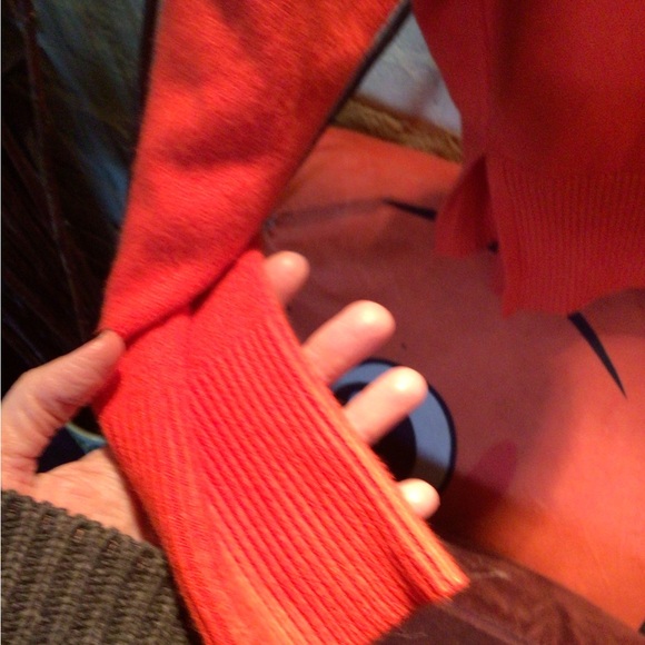 NeW! DELUC Trento turtleneck papaya sweater - Picture 6 of 6